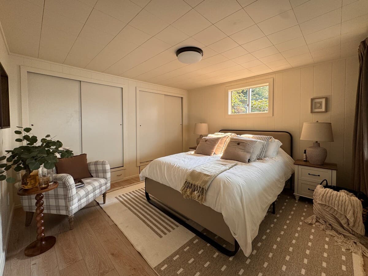 The main bedroom and its closet.