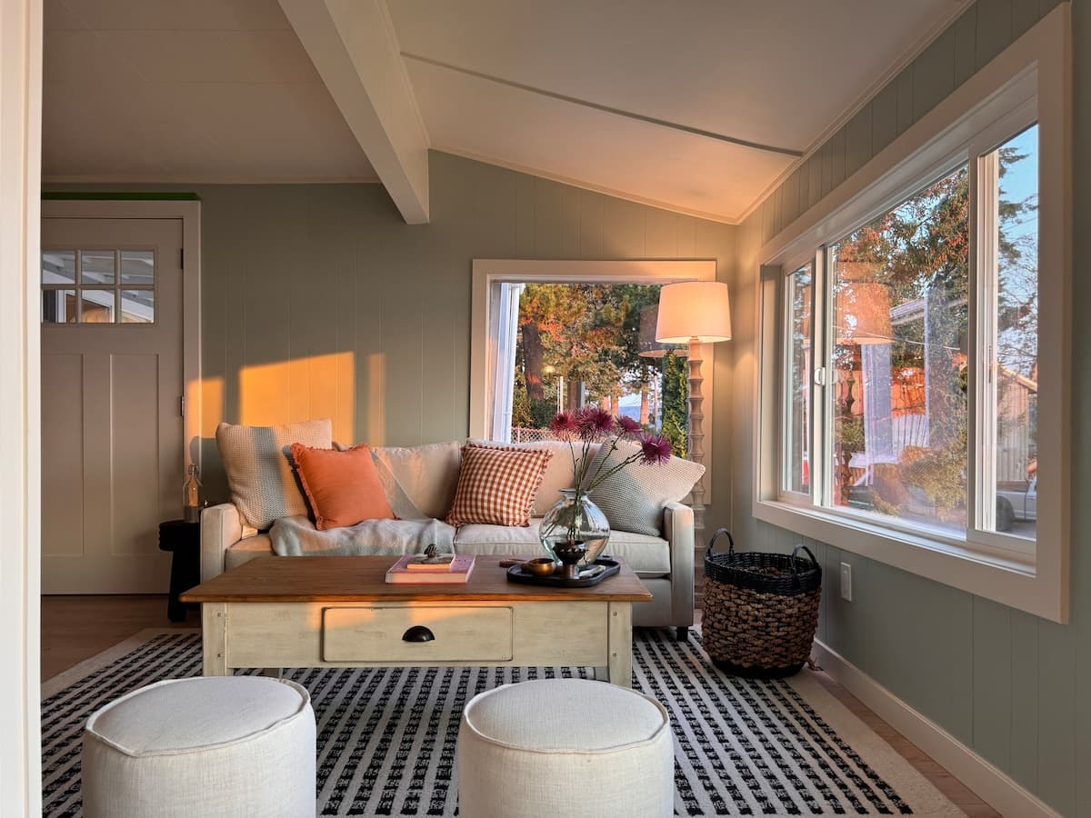 Living Room / Reading Nook